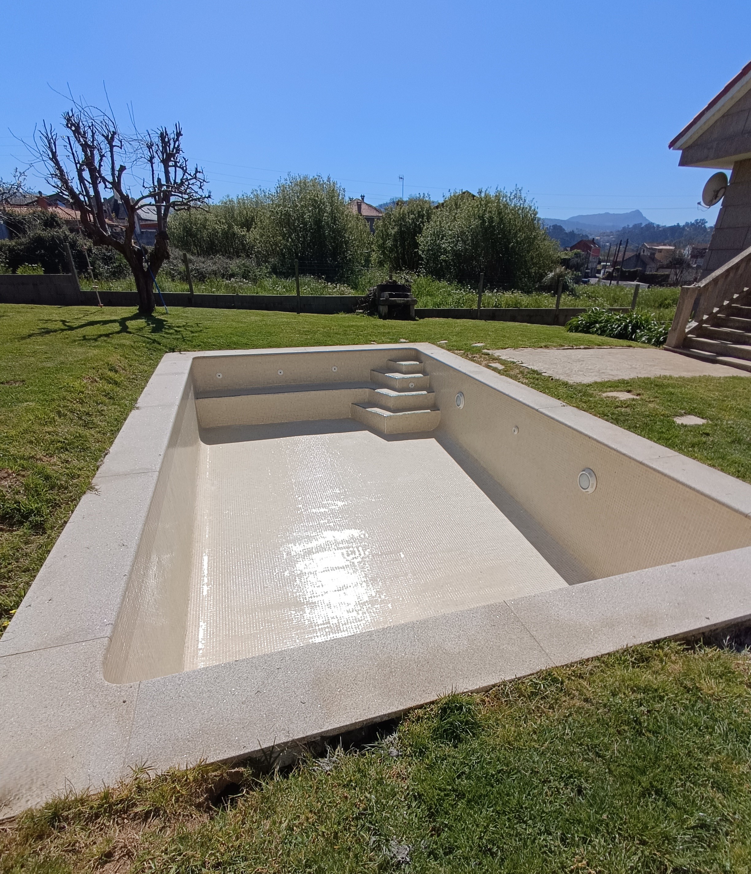 Piscina en Sárdoma
