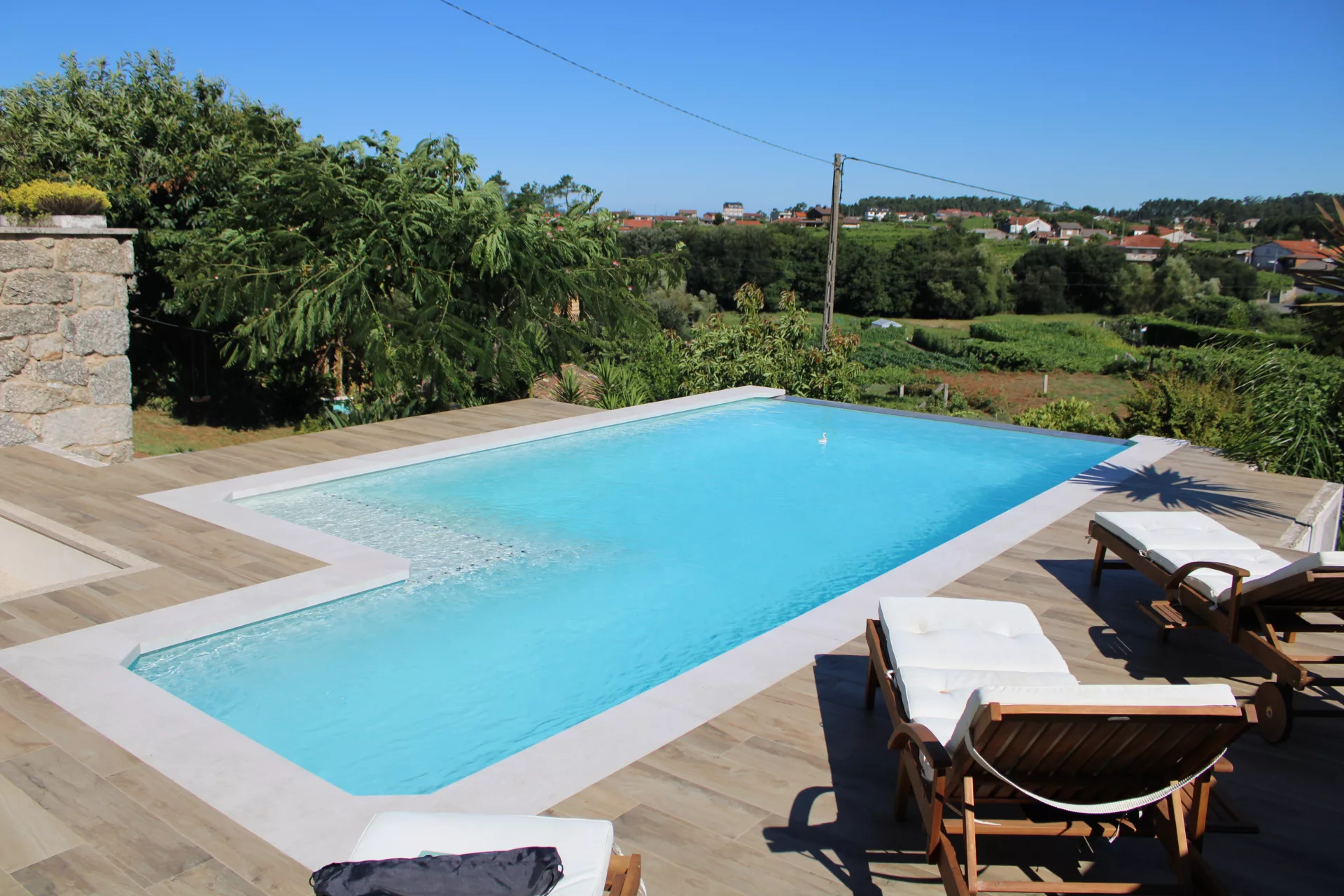Piscina desbordante en Sanxenxo