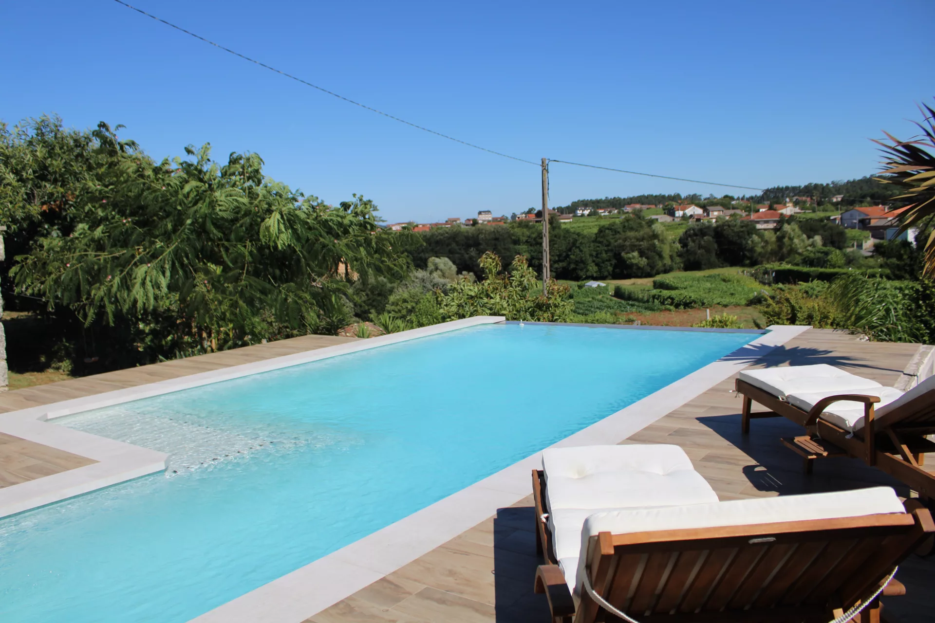 Piscina desbordante en Sanxenxo
