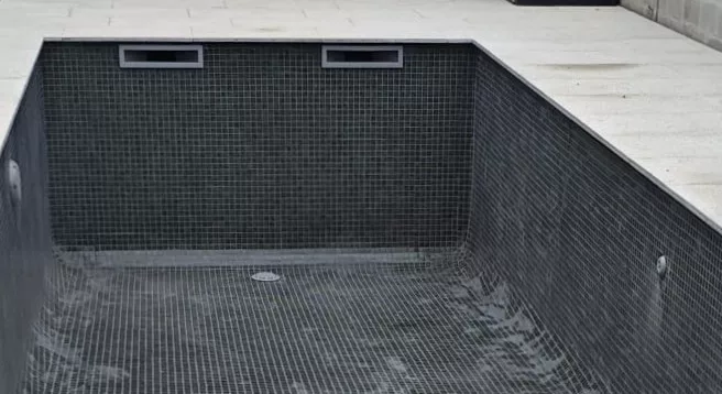 Piscina en Cornazo