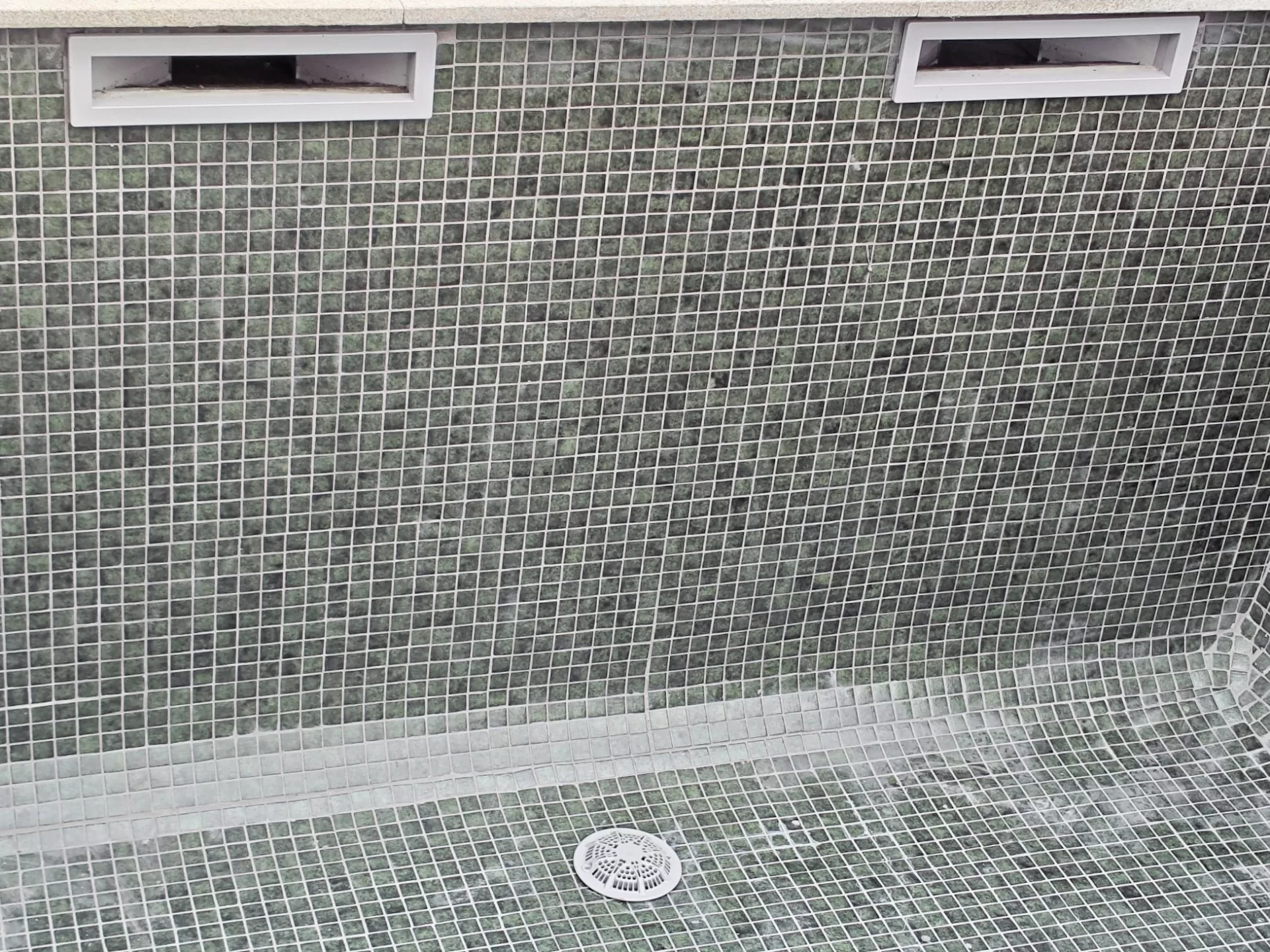 Piscina en Cornazo