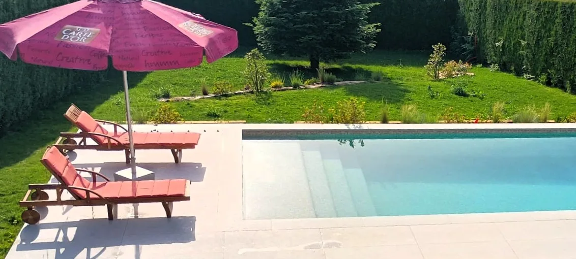Piscina en Forcarei