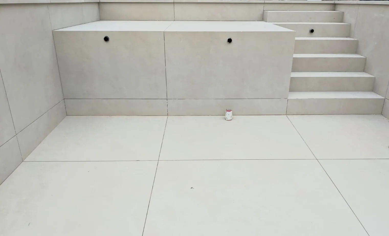 Piscina con persiana en Ribadumia