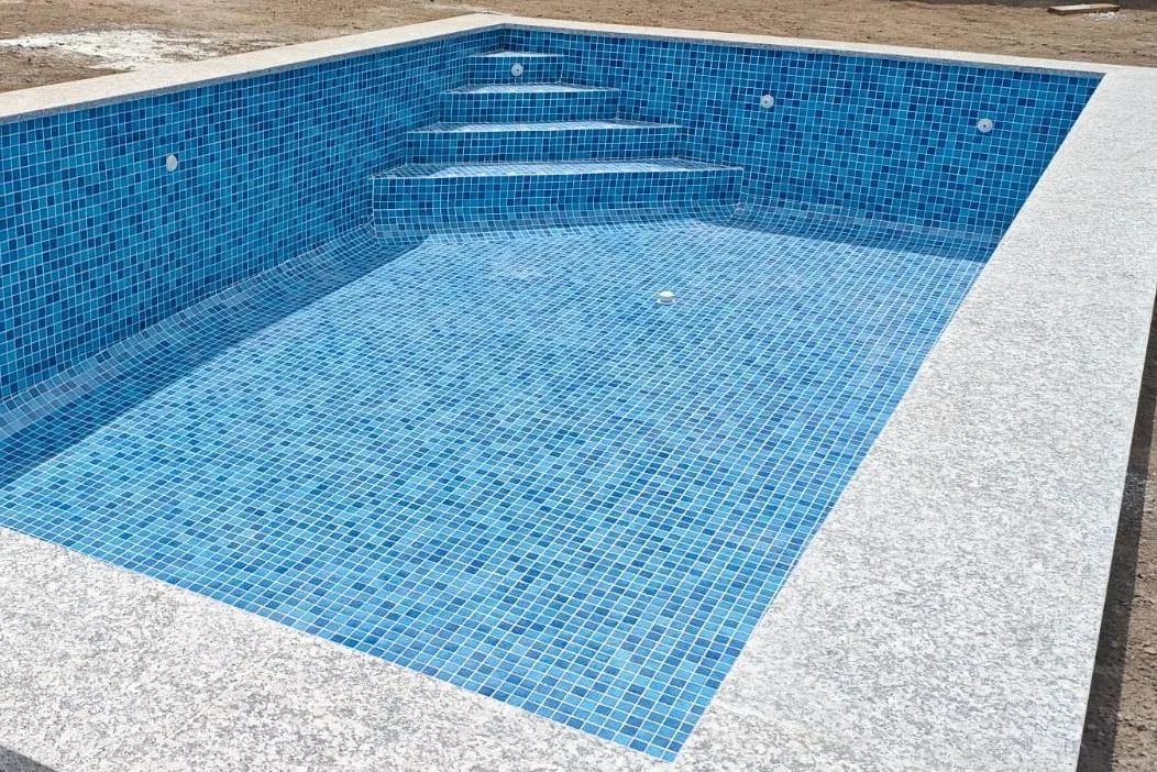 Piscina en Baión