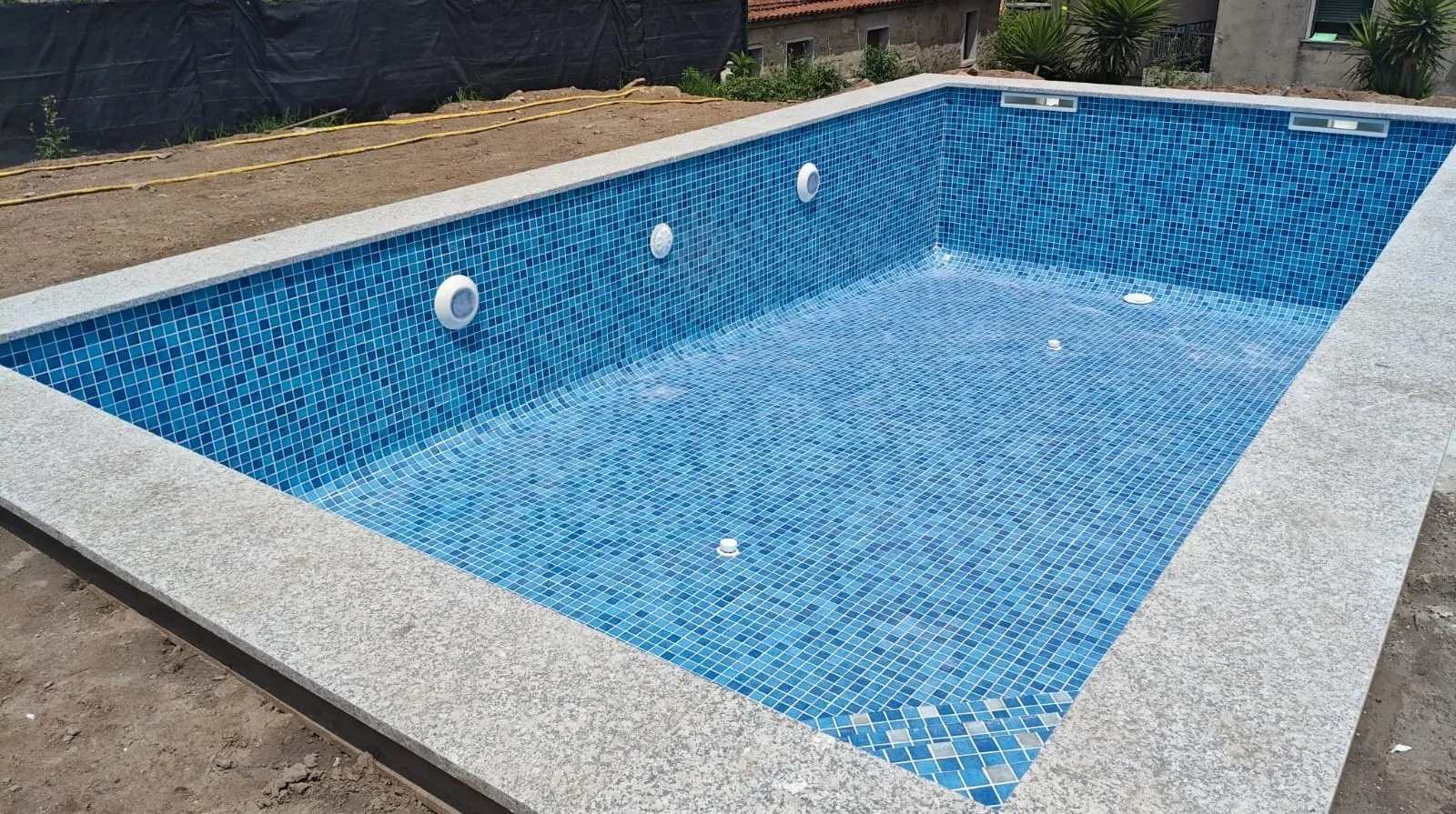 Piscina en Baión
