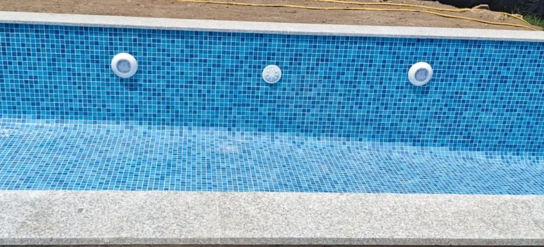 Piscina en Baión