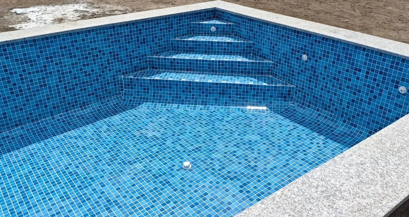 Piscina en Baión
