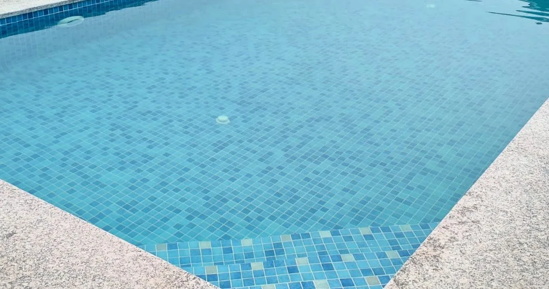 Piscina en Baión